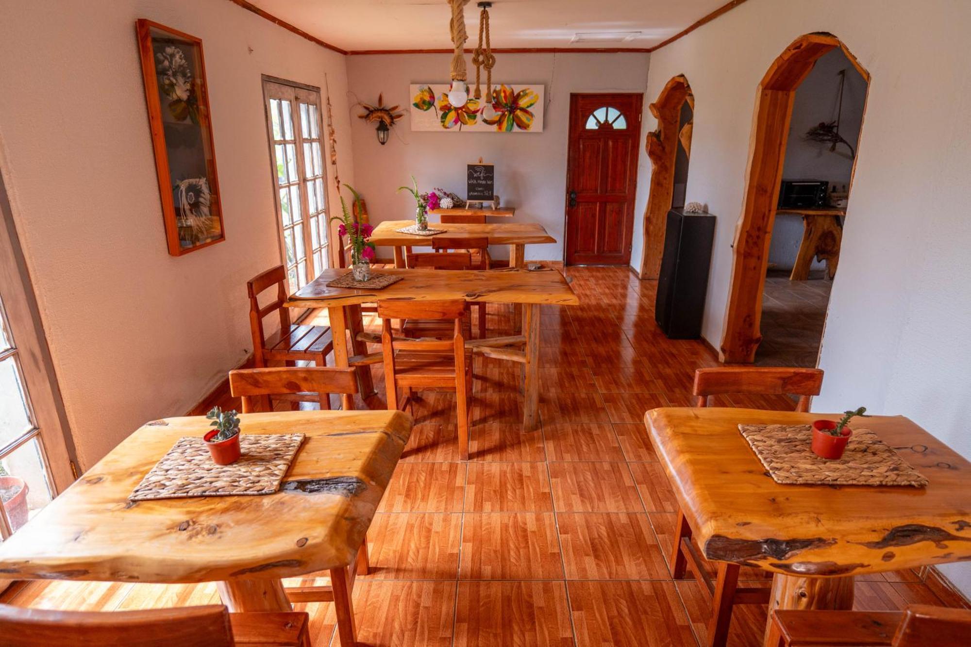 Hotel Uka Mana Hanga Roa Buitenkant foto